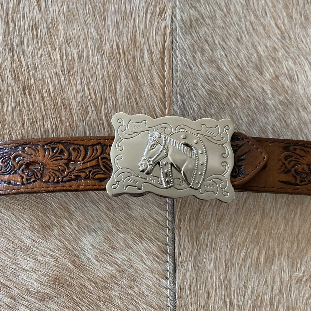 Nocona Boys Western Horse Buckle Embossed Leather Belt. Made in Texas. Size 26